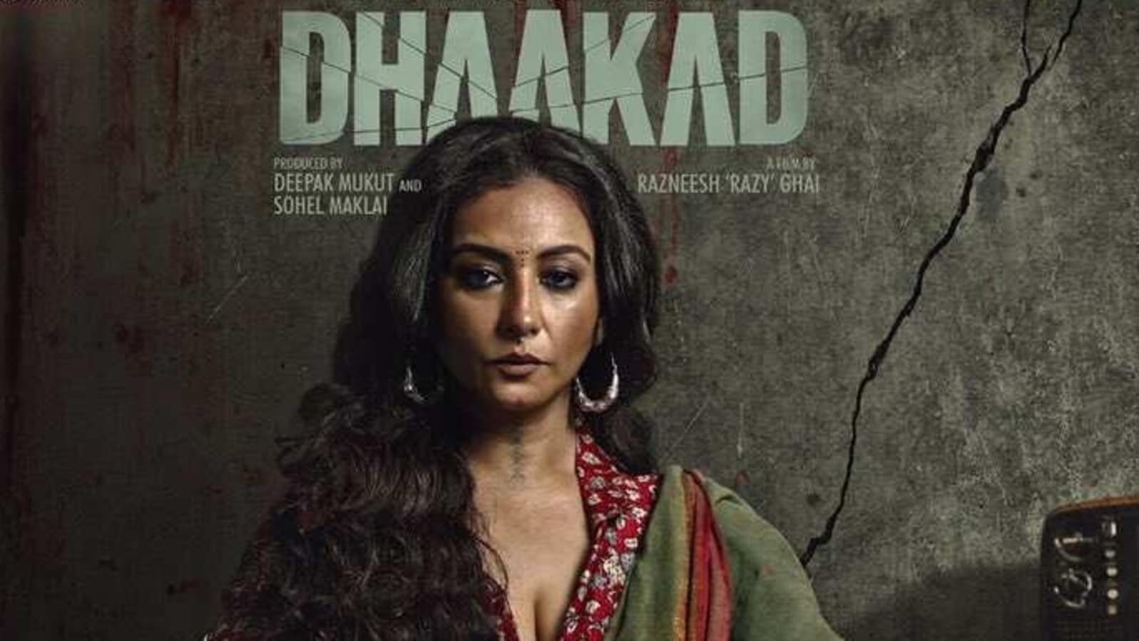 Dhaakad-Poster movie free download online-1080